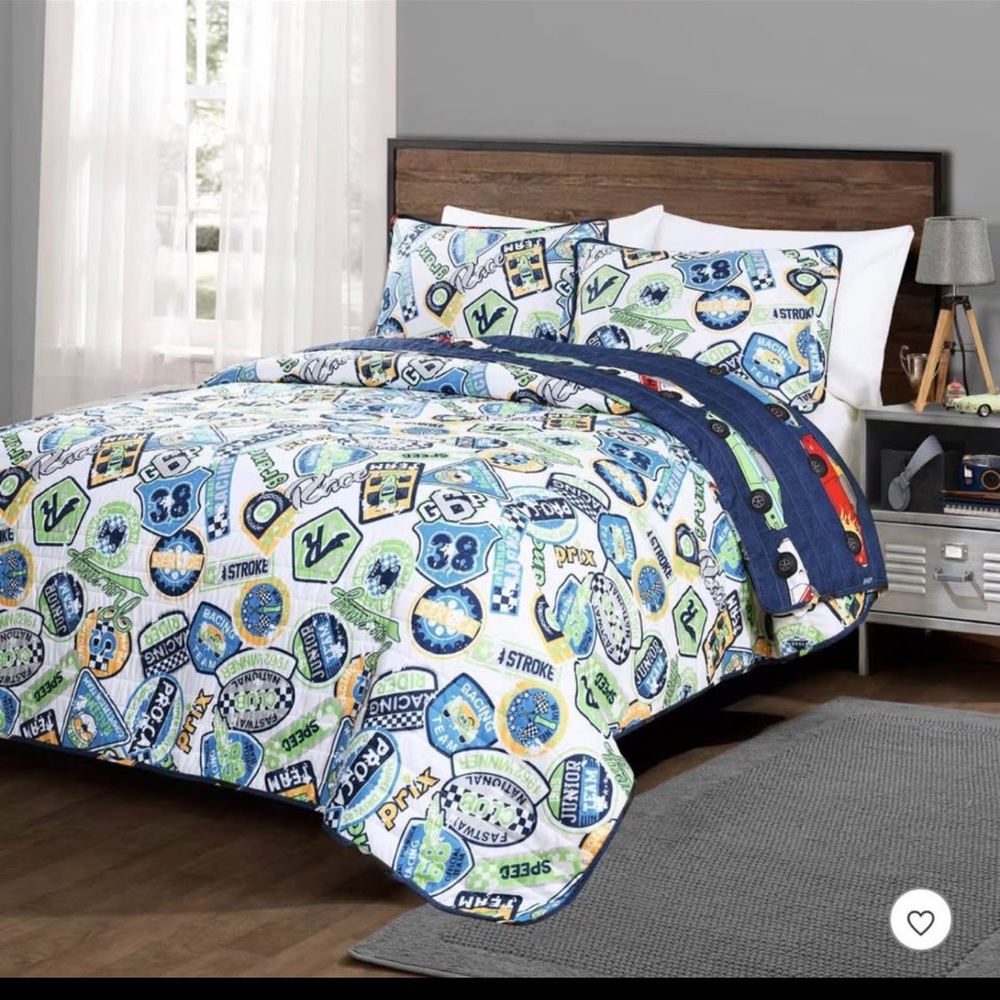 Kids' navy reversible Race Car Bedding Set full queen - Picture 3 of 5